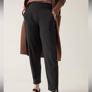Athlete women’s Brooklyn ankle pant size 8. New - never worn